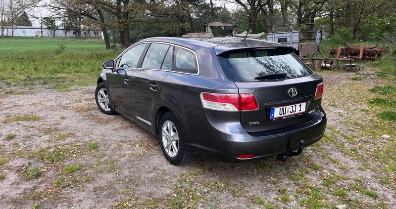 Toyota Avensis cena 21900 przebieg: 212000, rok produkcji 2009 z Prochowice małe 742